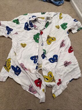 White Short-Sleeve Button-Down Shirt with Multicolor Heart Faces